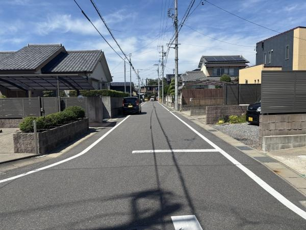 岡崎市六名1丁目・中古戸建の前面道路含む現地写真|前面道路です。