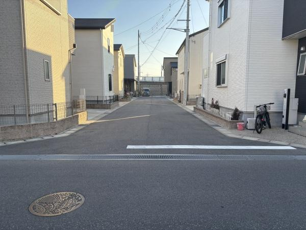 岡崎市矢作町加護畑・中古戸建の前面道路含む現地写真|前面道路です。