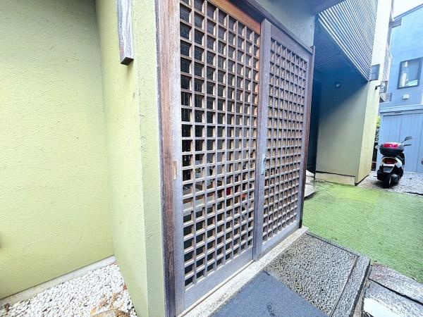 横浜市神奈川区羽沢南４丁目の中古一戸建の玄関
