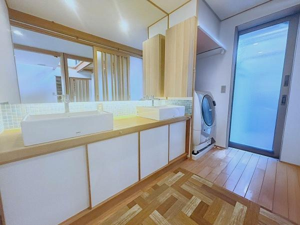 横浜市神奈川区羽沢南４丁目の中古一戸建の独立洗面台