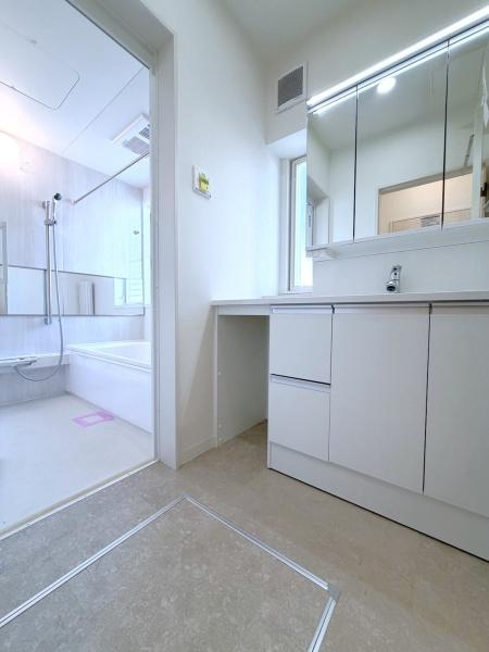 横浜市青葉区美しが丘西２丁目の中古一戸建の独立洗面台