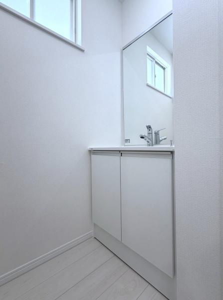 横浜市青葉区美しが丘西２丁目の中古一戸建の独立洗面台