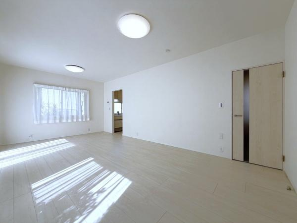 横浜市青葉区美しが丘西２丁目の中古一戸建の居間・リビング