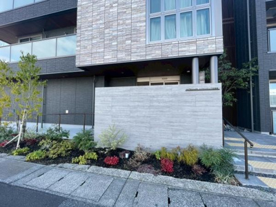 【エントランス】 | シャーメゾンエグゼクティブ東福原