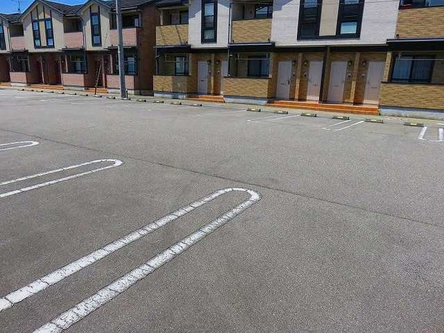 ドリームスクエア　Ｃの駐車場|駐車場に車を止められます