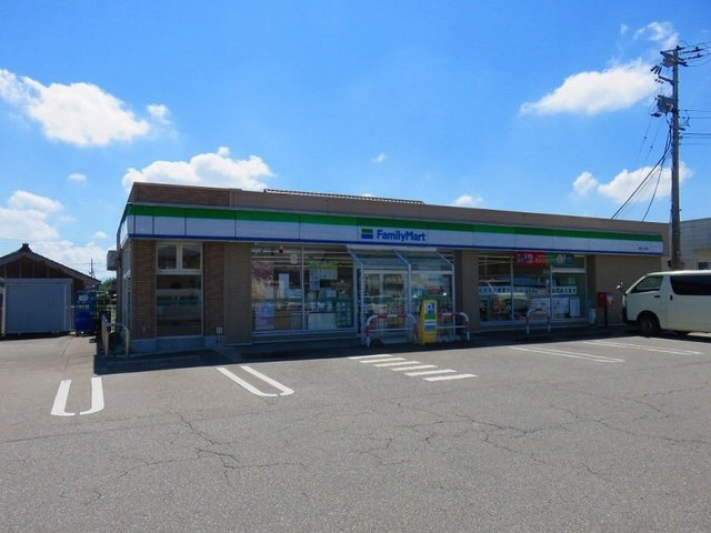 ソレイユ福岡　Ｂの周辺|ファミリーマートまで70m