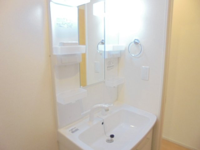 グラース　Ⅳの洗面所|スペースが確保できる洗面所です