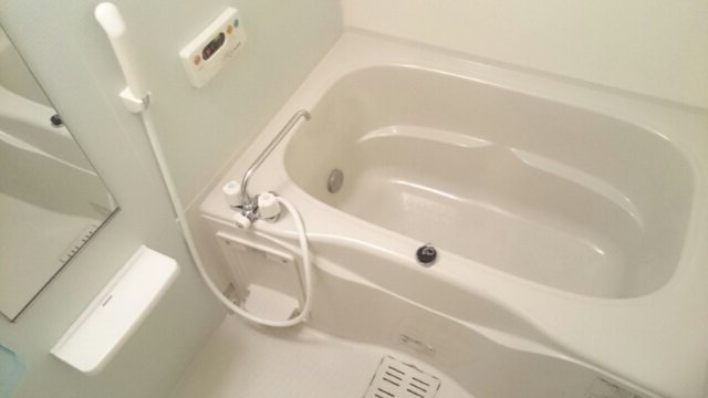 レクエルド小倉寺Ⅵの浴室