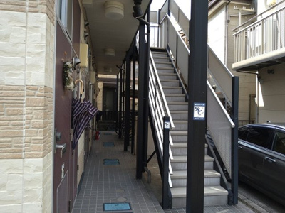 【その他】 | レオパレス桜花 | 玄関側1階共用廊下