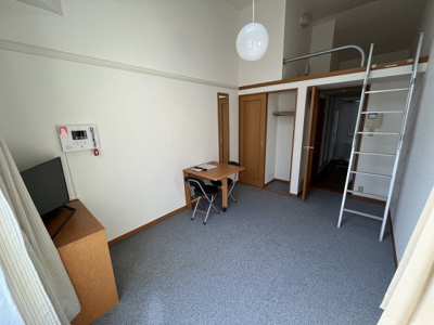 【居間・リビング】 | レオパレスパステルランド | 1階はフローリング仕様です。