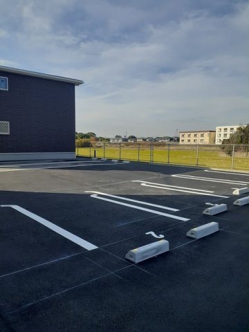 レジデンスＭＢの駐車場