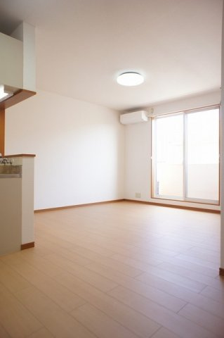 コンフォート岡小名Ａの居間・リビング