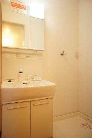 コンフォート岡小名Ａの洗面所