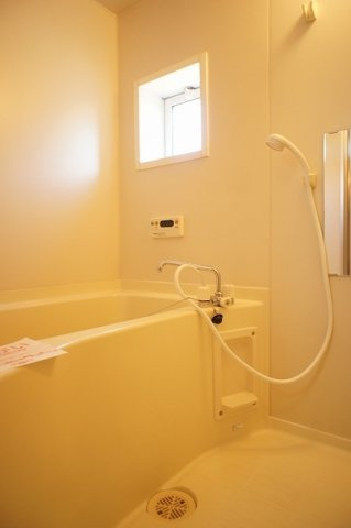 コンフォート岡小名Ａの浴室