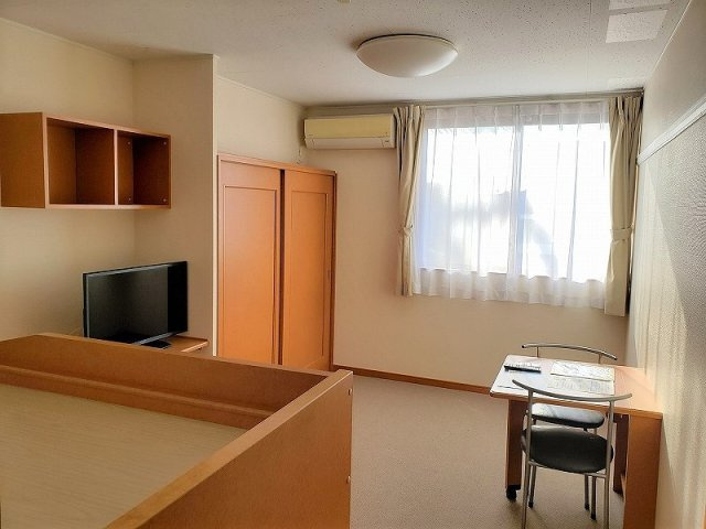 レオパレスリブェールⅡの居間・リビング