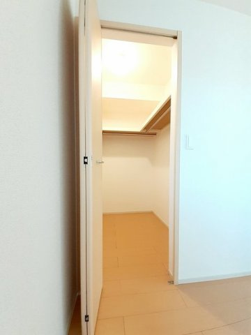 サニー　クレストＡの収納