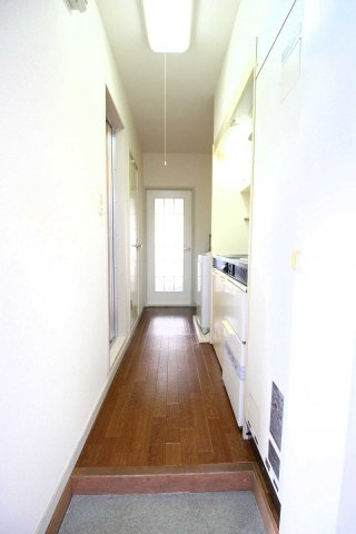 レオパレスアヴィオンⅡの玄関