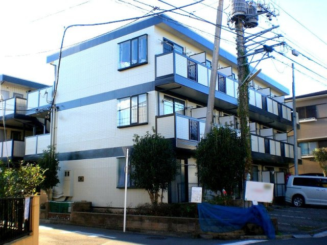 レオパレスアヴィオンⅡの外観