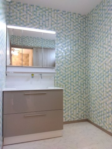 八戸市長苗代内舟渡　B棟の居間・リビング|面採光で明るい主寝室