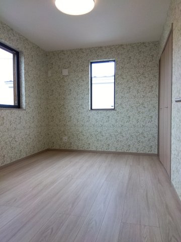 八戸市長苗代内舟渡　B棟の収納|クローゼットを2か所備えた収納豊富な洋室