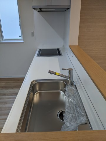 八戸市長苗代内舟渡　C棟のキッチン|食洗機付きの対面キッチン