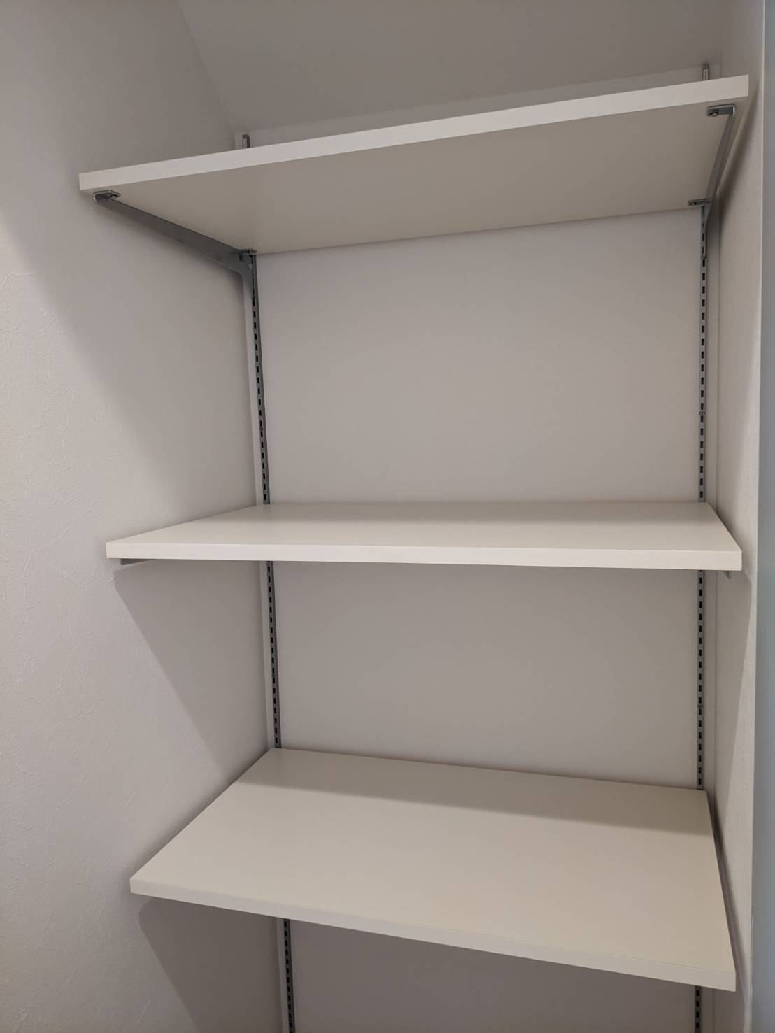 八戸市長苗代内舟渡　D棟の収納