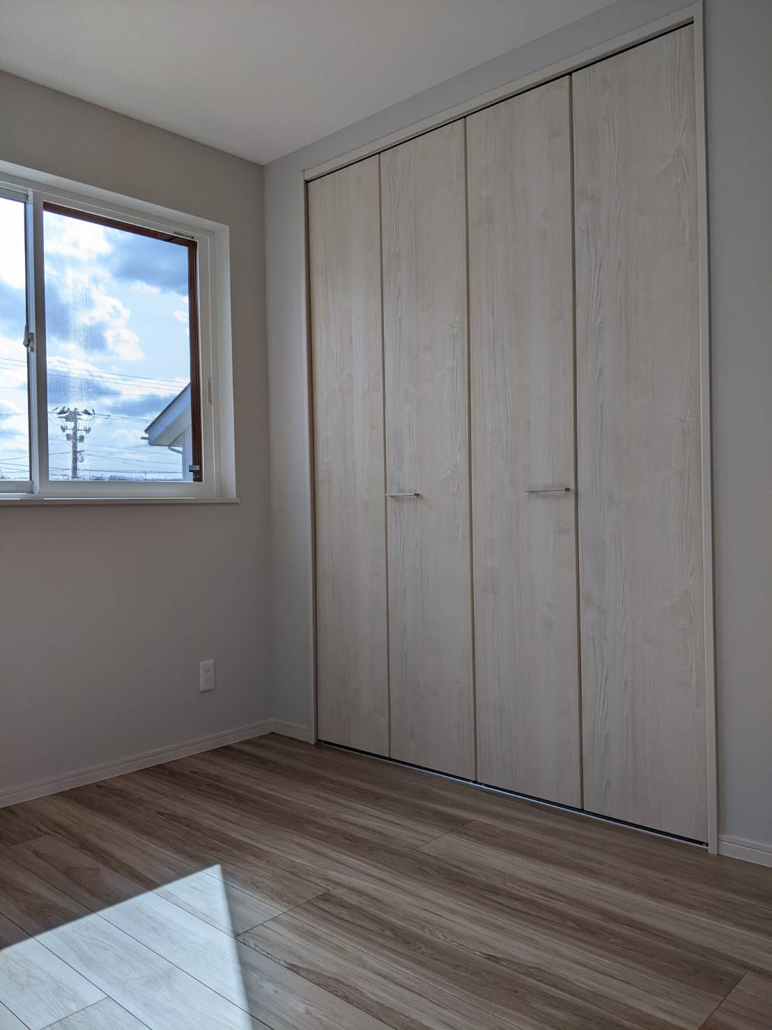 八戸市長苗代内舟渡　D棟の洋室