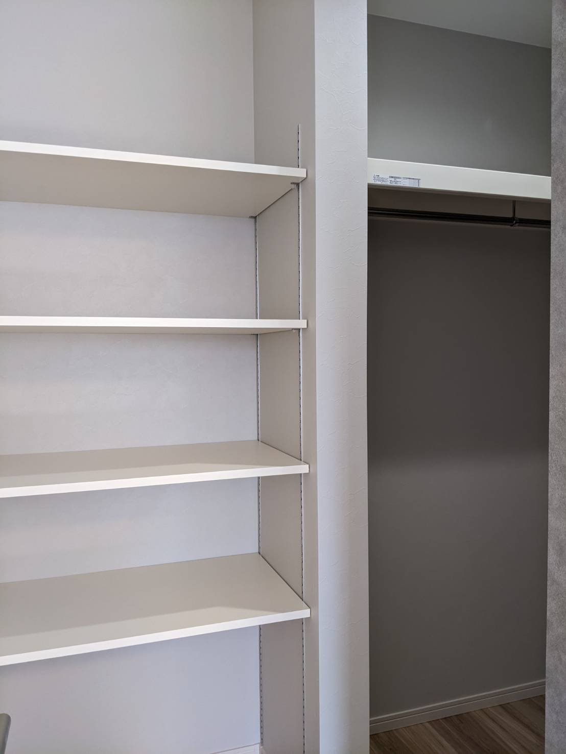 八戸市長苗代内舟渡　D棟の収納