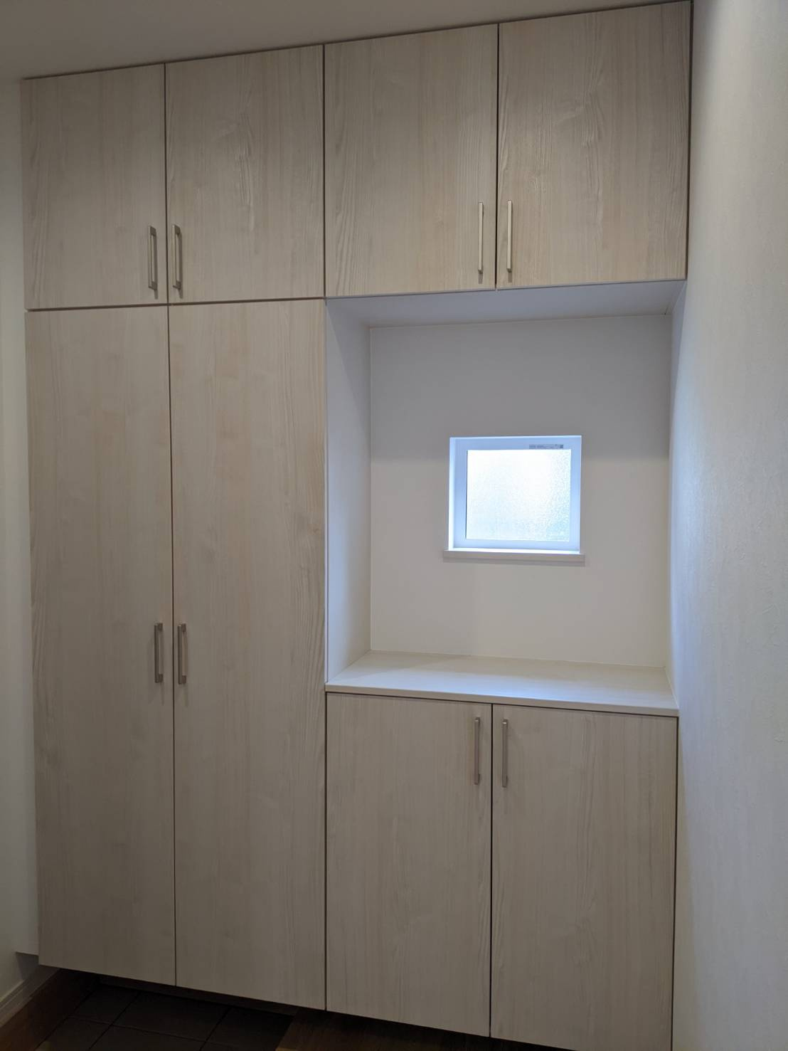 八戸市長苗代内舟渡　D棟の玄関