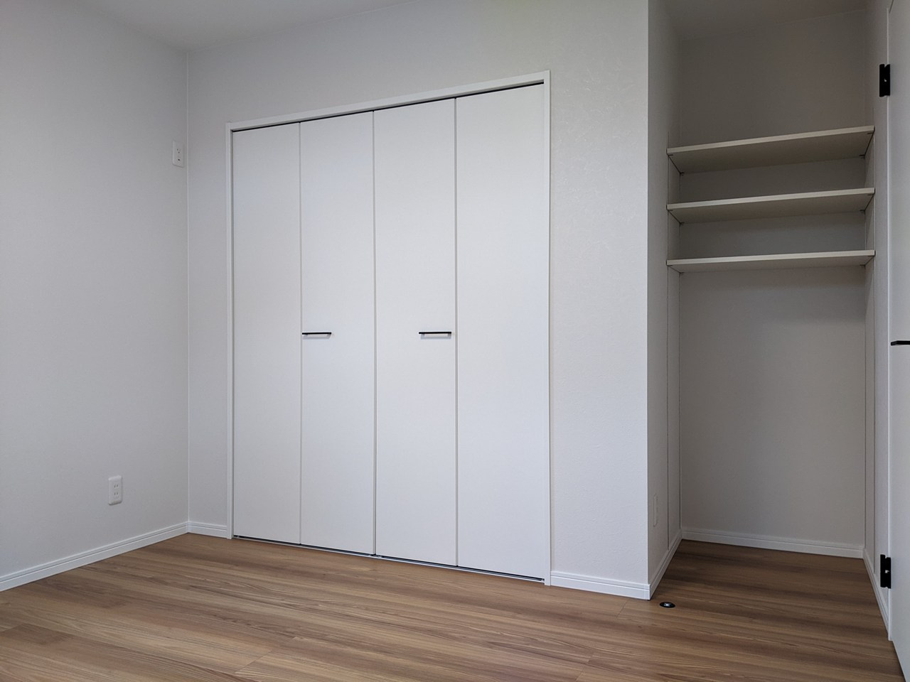 ※商談中※八戸市長苗代内舟渡　E棟の洋室