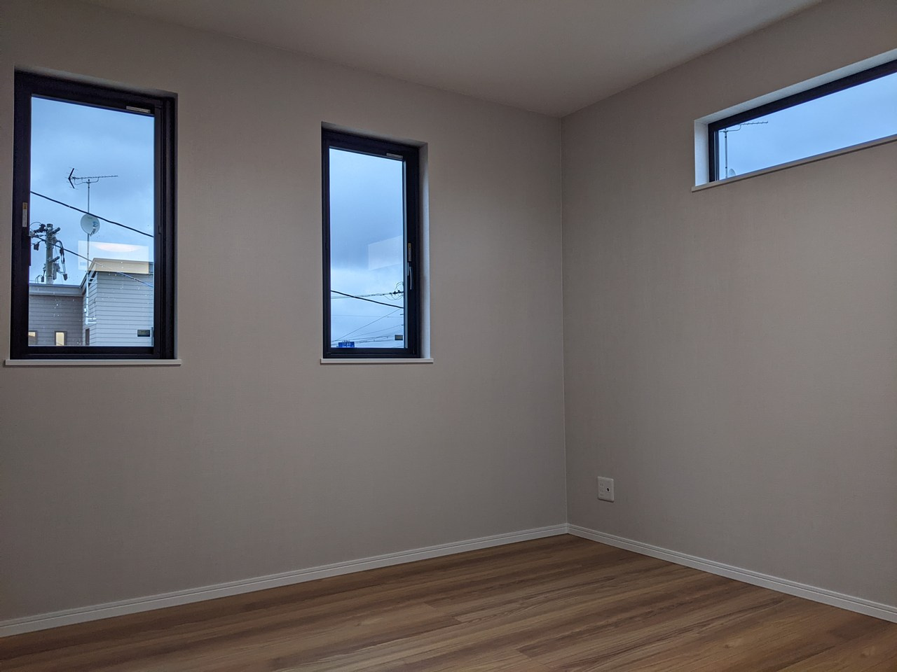 ※商談中※八戸市長苗代内舟渡　E棟の洋室