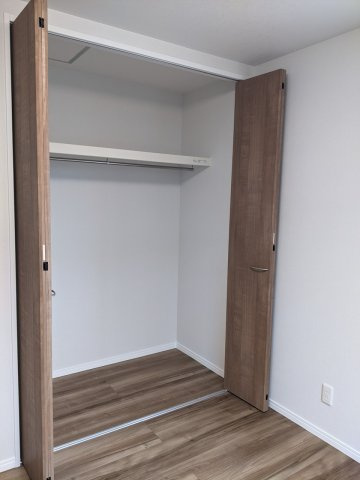 八戸市長苗代内舟渡　F棟の収納