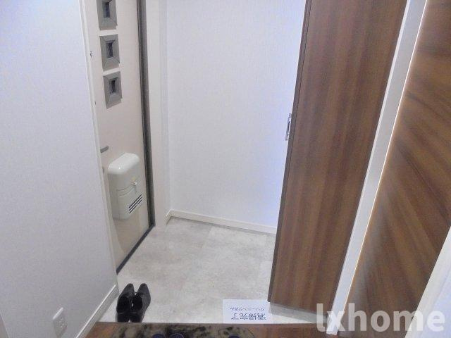 グラースラフィネ南春日丘の玄関|明るい玄関です