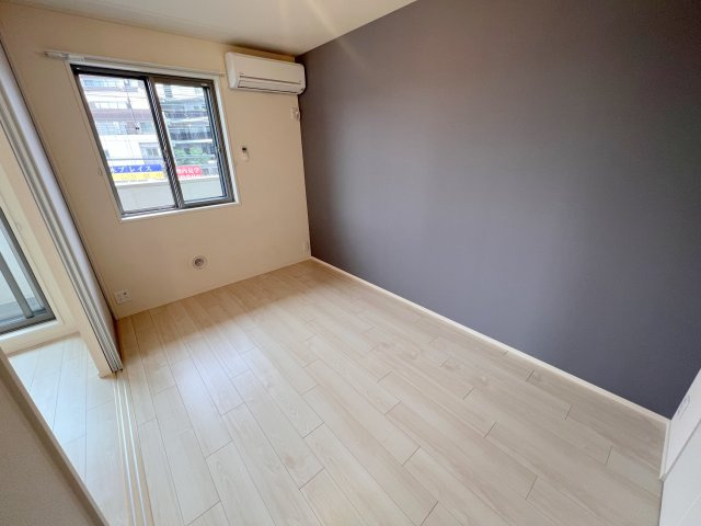 ドルフ朝志ヶ丘Ⅰの洋室|★キレイなフローリングのお部屋です★