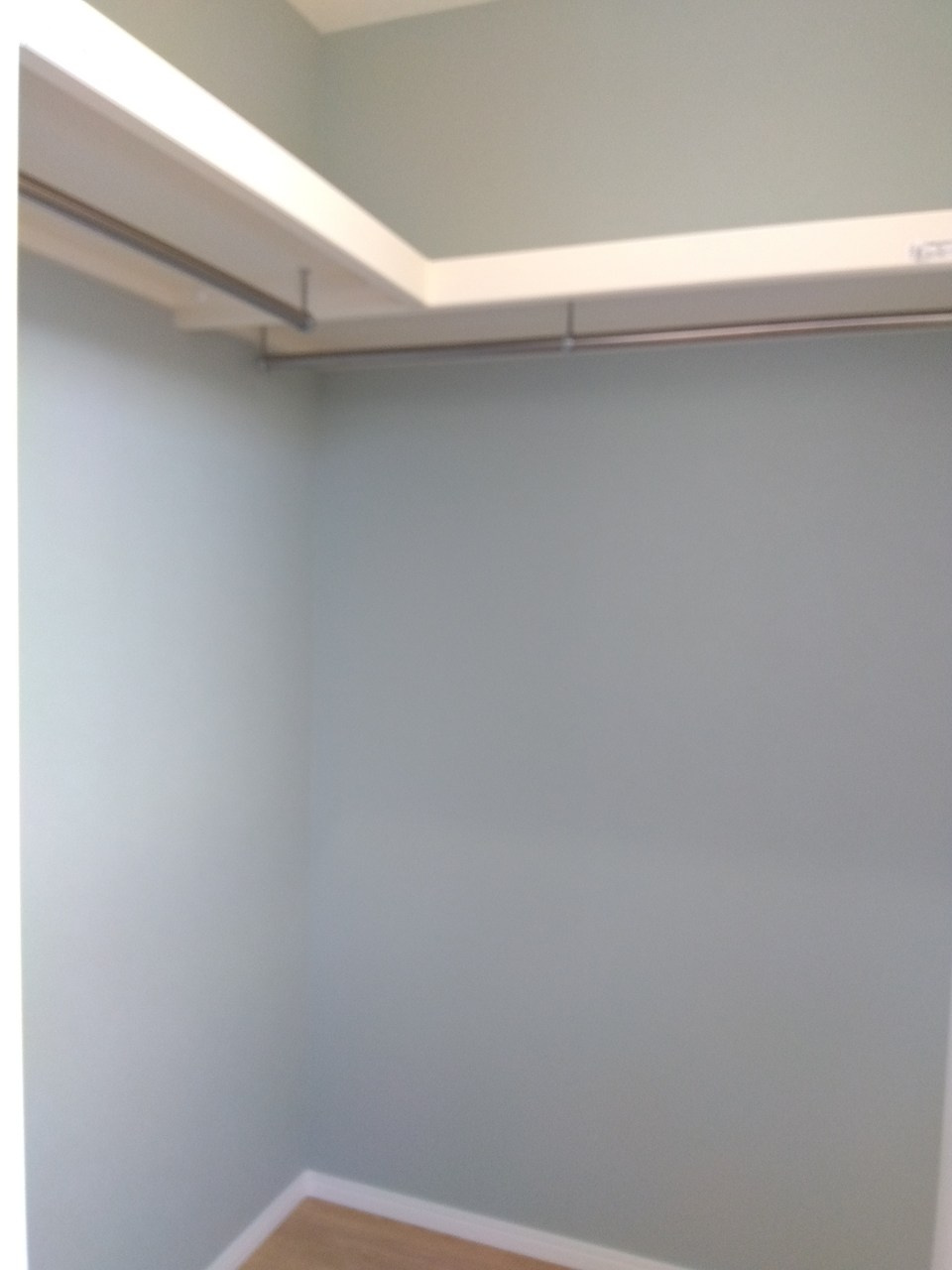 三沢市緑町　A棟の収納|WICで収納力◎。自由に使える便利な収納空間