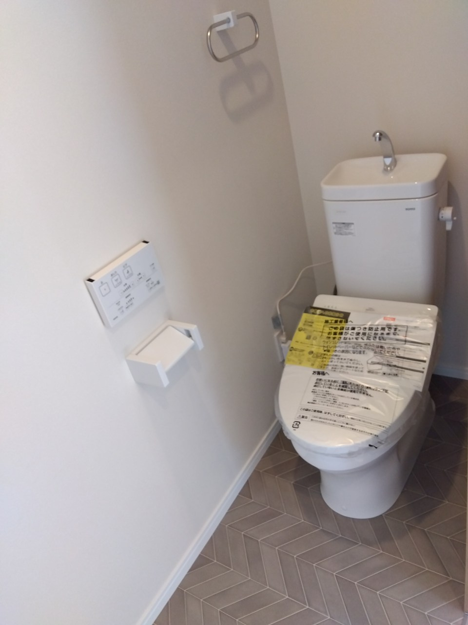 三沢市緑町　A棟のトイレ|２F：トイレ