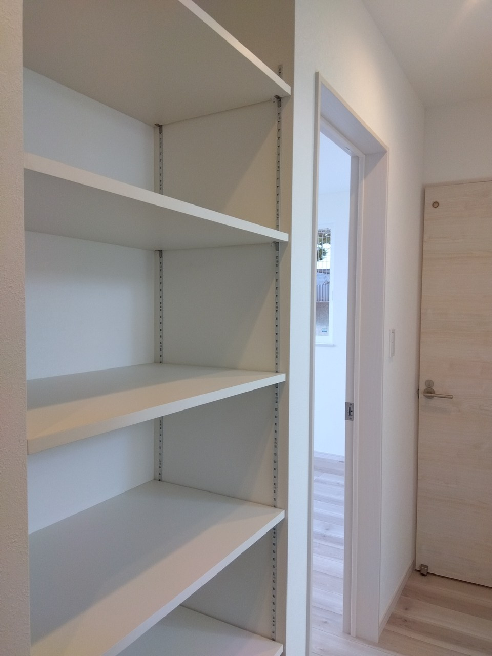 三沢市緑町　Ｂ棟の収納