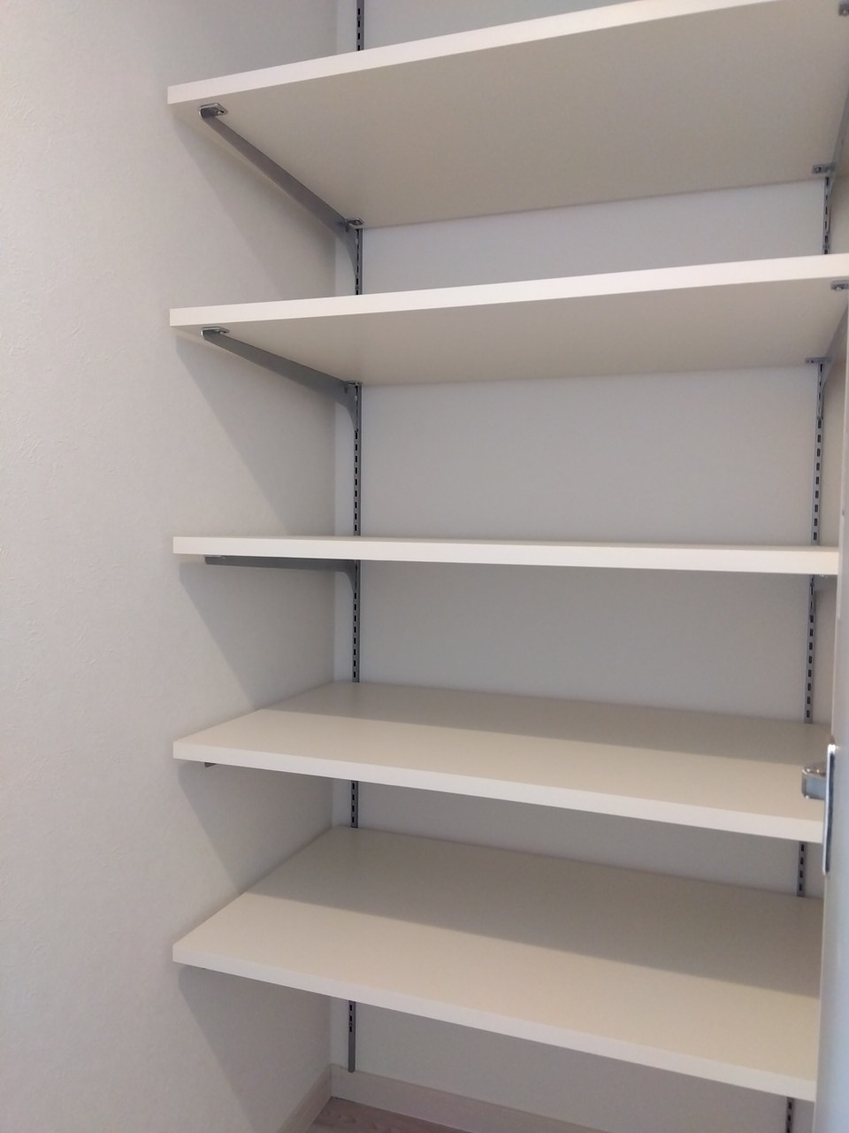 三沢市緑町　Ｂ棟の収納|2F：収納