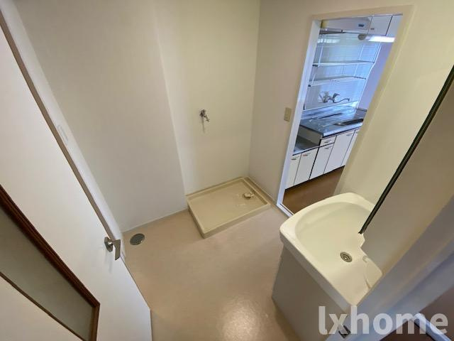 リファインドカースルの洗面所|広い洗面スペース