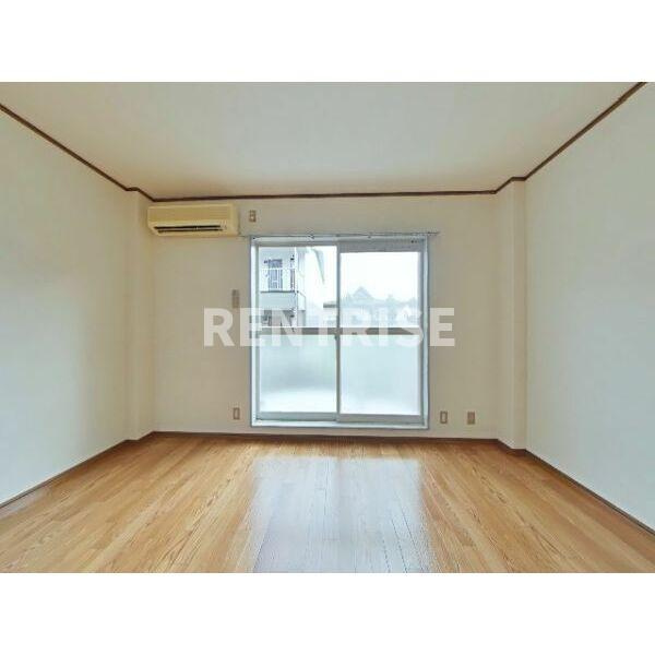 SurplusOneホープスの居間・リビング