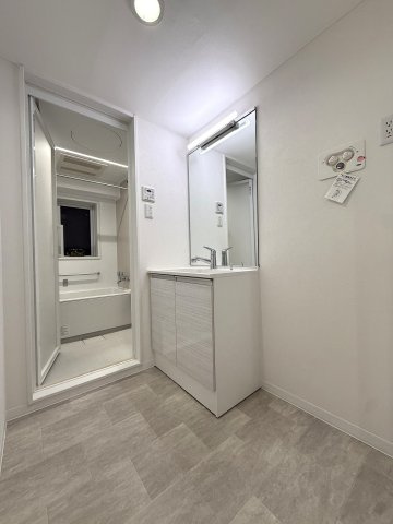 シャンボール南12条の独立洗面台