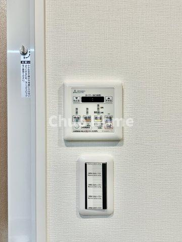 コンドミニアム葛西の内装|【浴室乾燥機】暖房・冷風・換気・乾燥が可能です。毎日を快適に過ごせるうれしい機能が揃っています。雨の日の洗濯物も安心です。