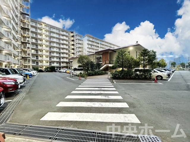 コンドミニアム葛西の駐車場|【敷地内駐車場】最新の空き状況や費用などの詳細は担当スタッフまでお問い合わせください。