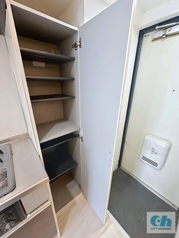 センチュリーハウス戸越 303号室の収納