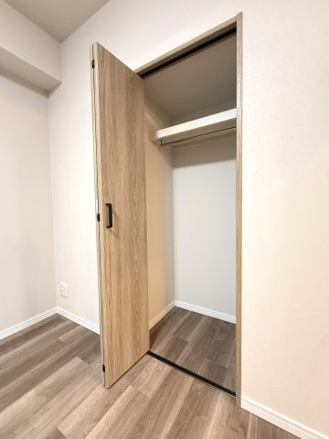 チュリス月寒の洋室