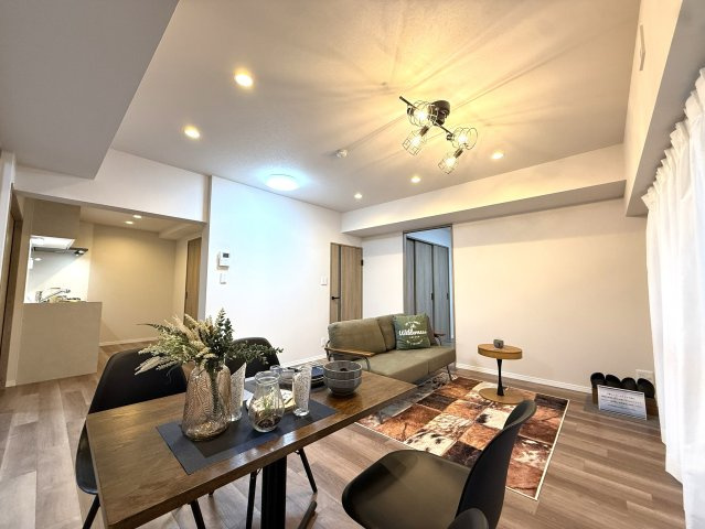 チュリス月寒の居間・リビング