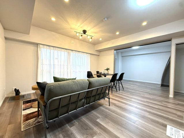 チュリス月寒の居間・リビング