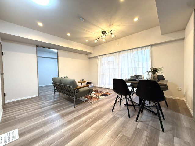 チュリス月寒の居間・リビング