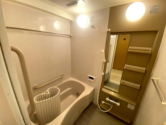 GSハイム蓮根の浴室