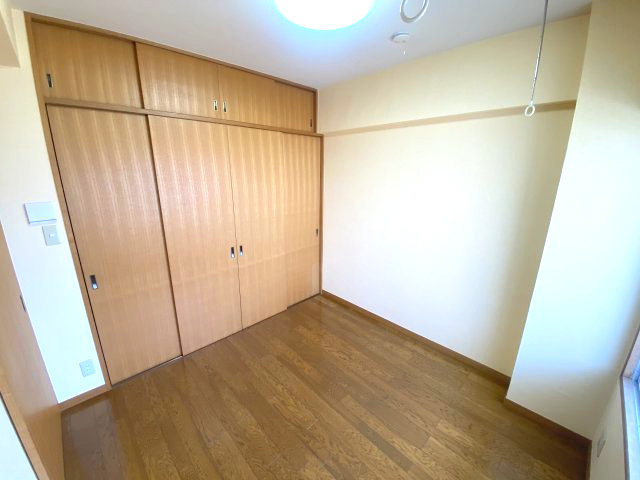 GSハイム蓮根の洋室